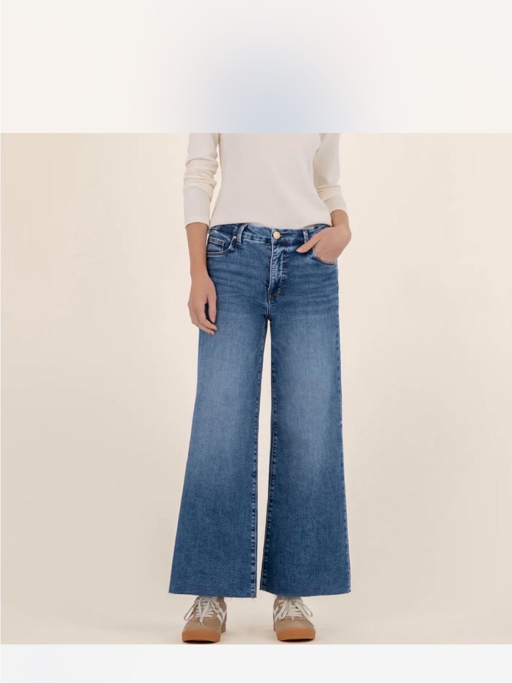 Kut from the Kloth Wide Leg Raw Hem Jeans, size 6